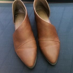 Universal Thread cut out booties